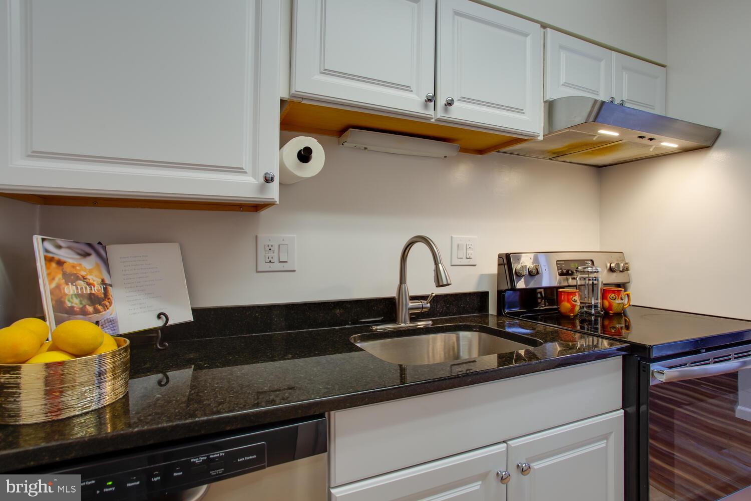 1808 Old Meadow Rd #303