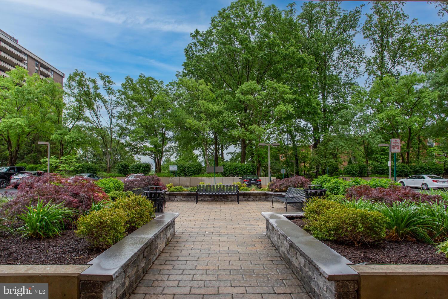 1808 Old Meadow Rd #303