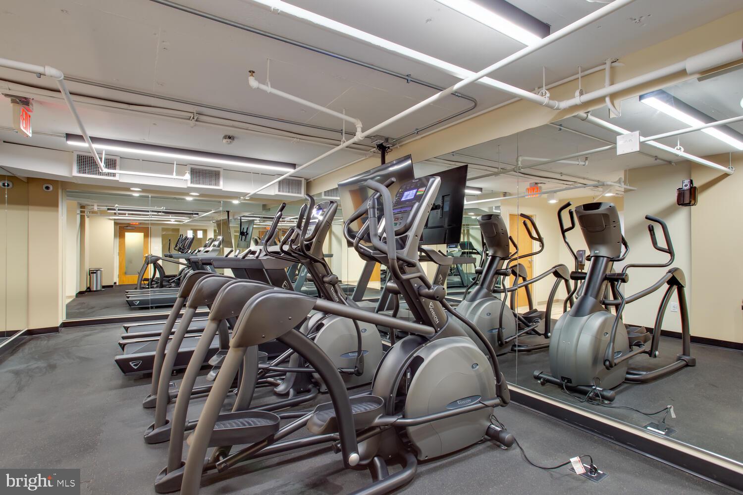 1808 Old Meadow Rd #303