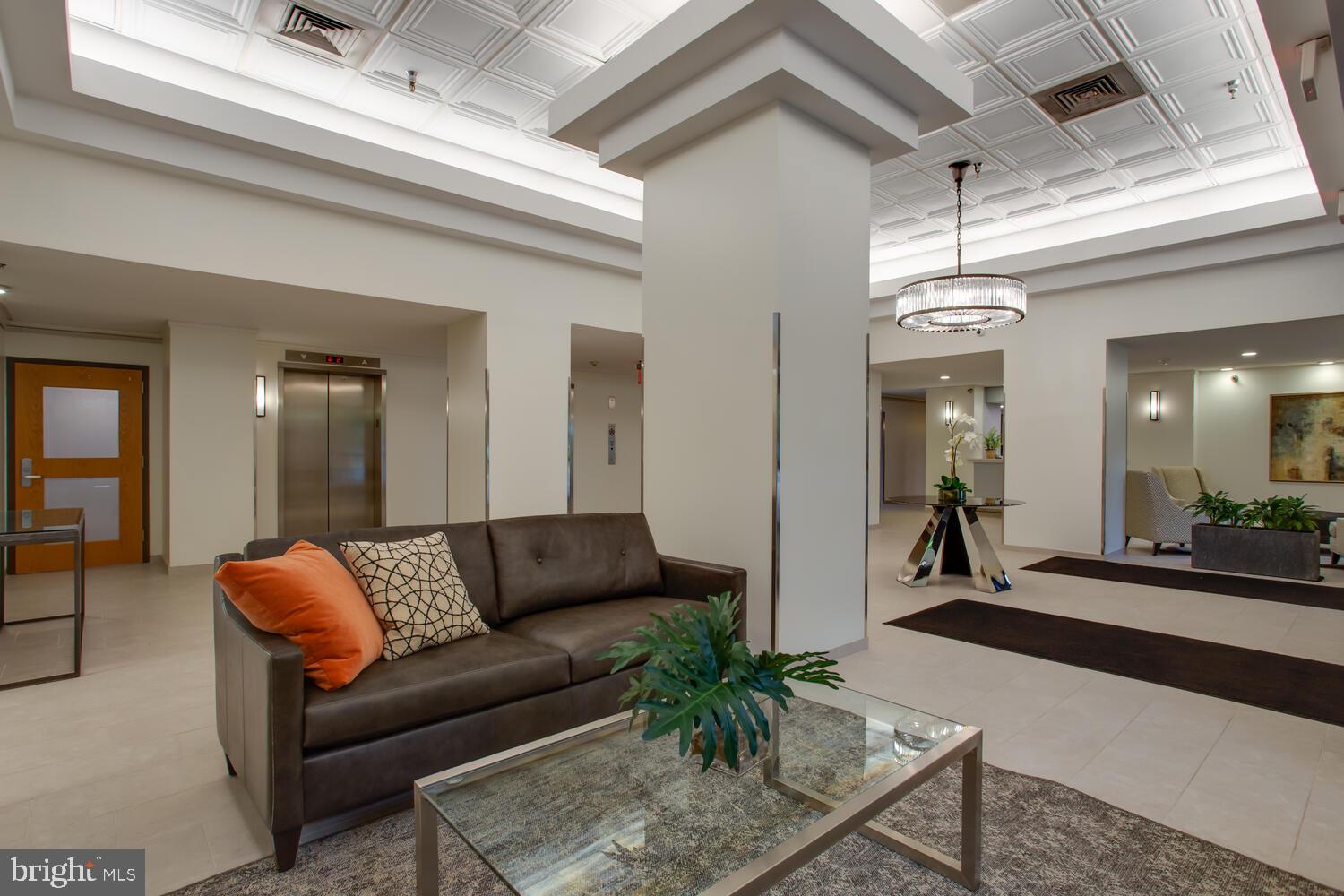 1808 Old Meadow Rd #303