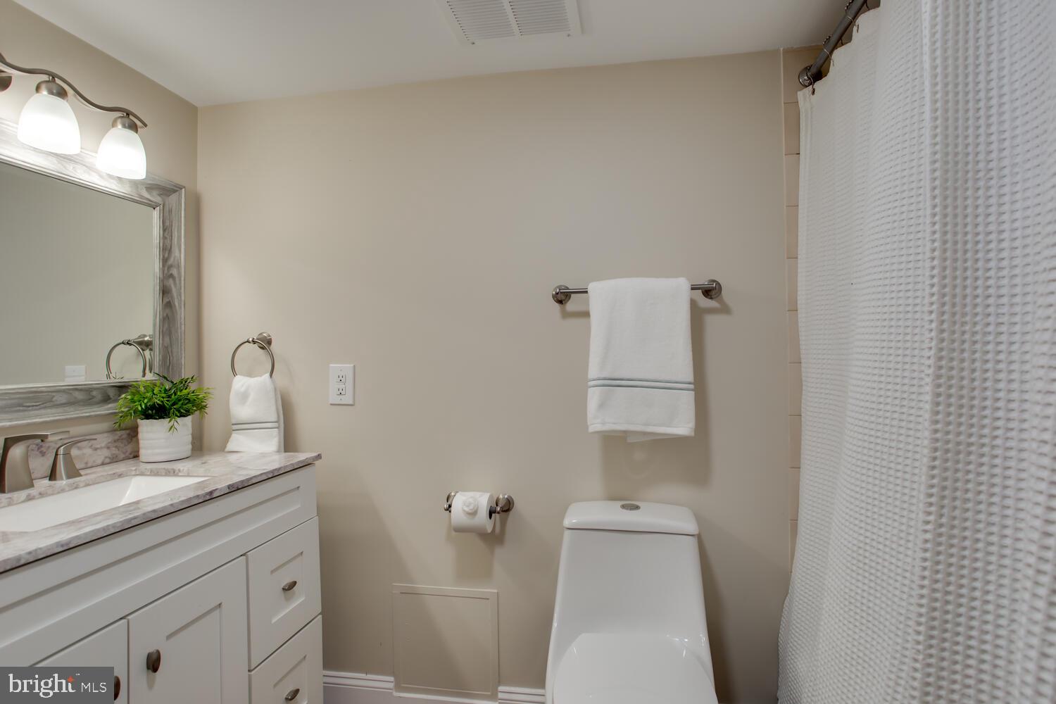 1808 Old Meadow Rd #303