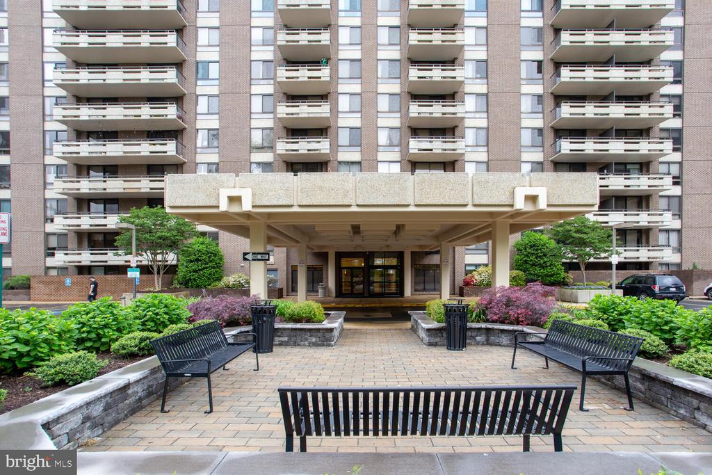 1808 Old Meadow Rd #1109
