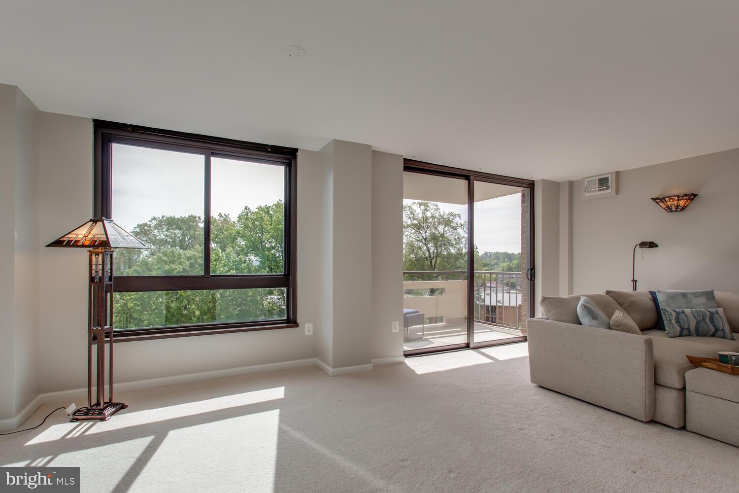 1808 OLD MEADOW ROAD 1009