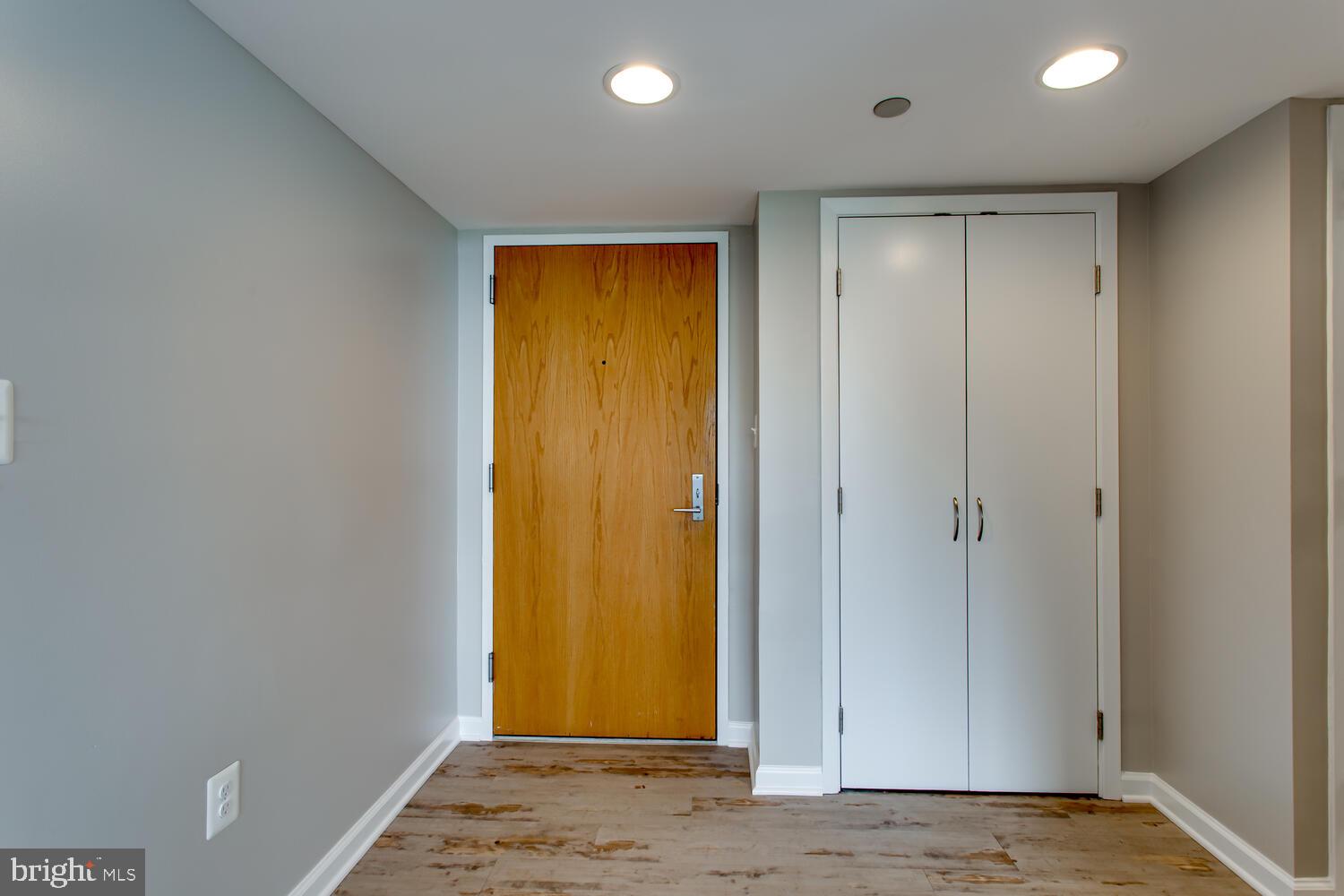 1808 OLD MEADOW ROAD 1009