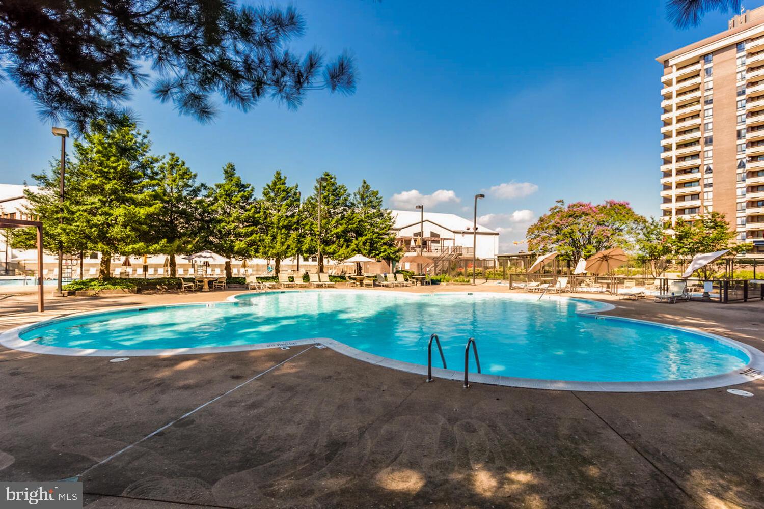 1808 OLD MEADOW ROAD 1009