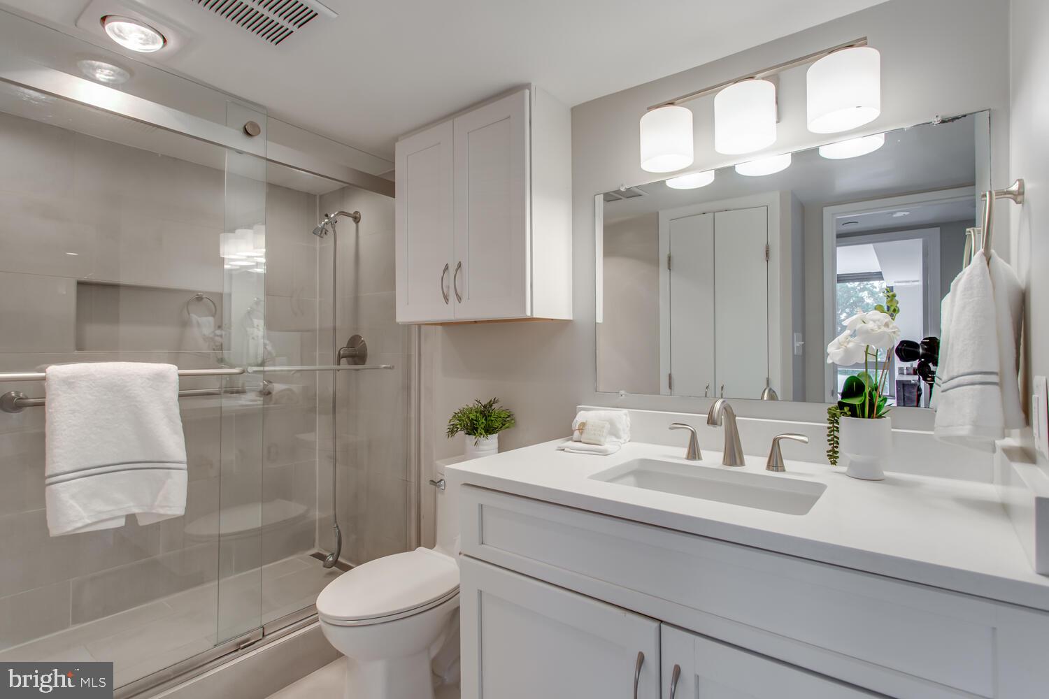 1808 OLD MEADOW ROAD 1009