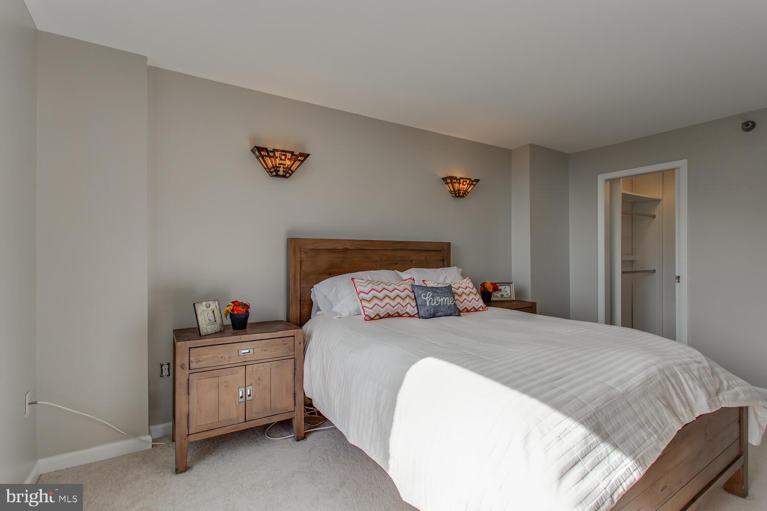 1808 OLD MEADOW ROAD 1009