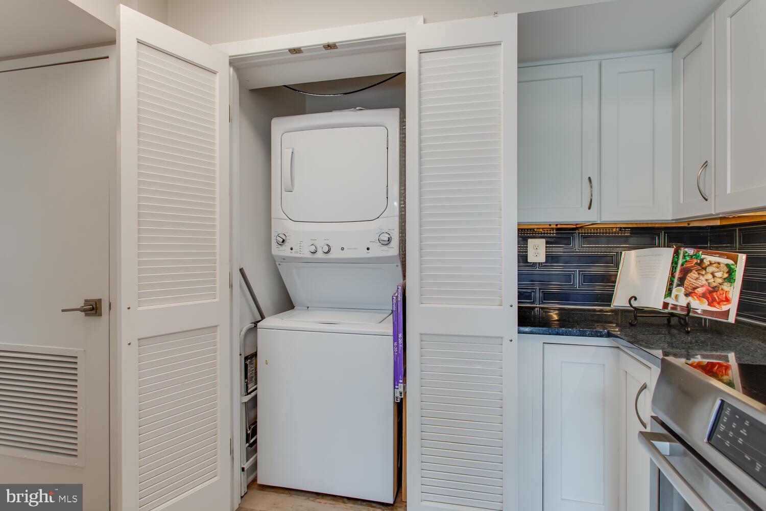 1808 OLD MEADOW ROAD 1009