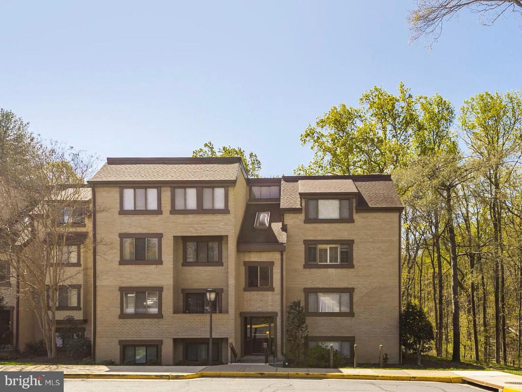 1675 PARKCREST CIRCLE 4E/300