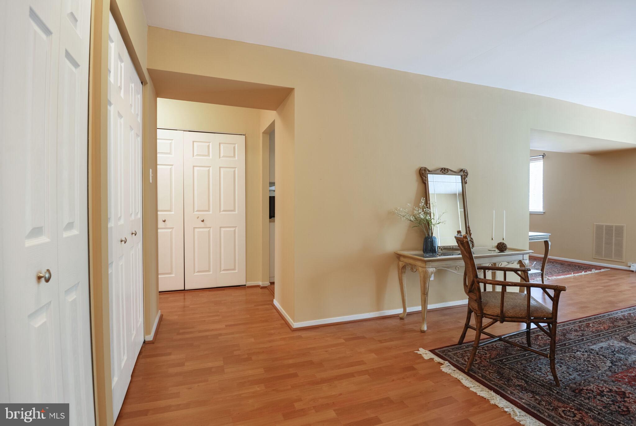 1675 PARKCREST CIRCLE 4E/300