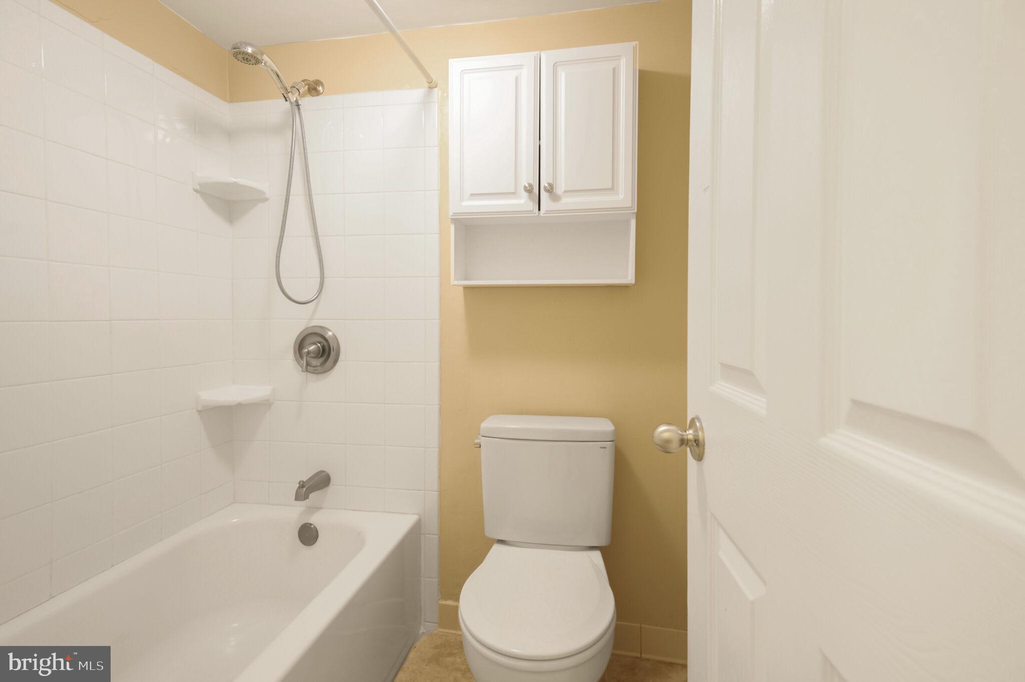 1675 PARKCREST CIRCLE 4E/300