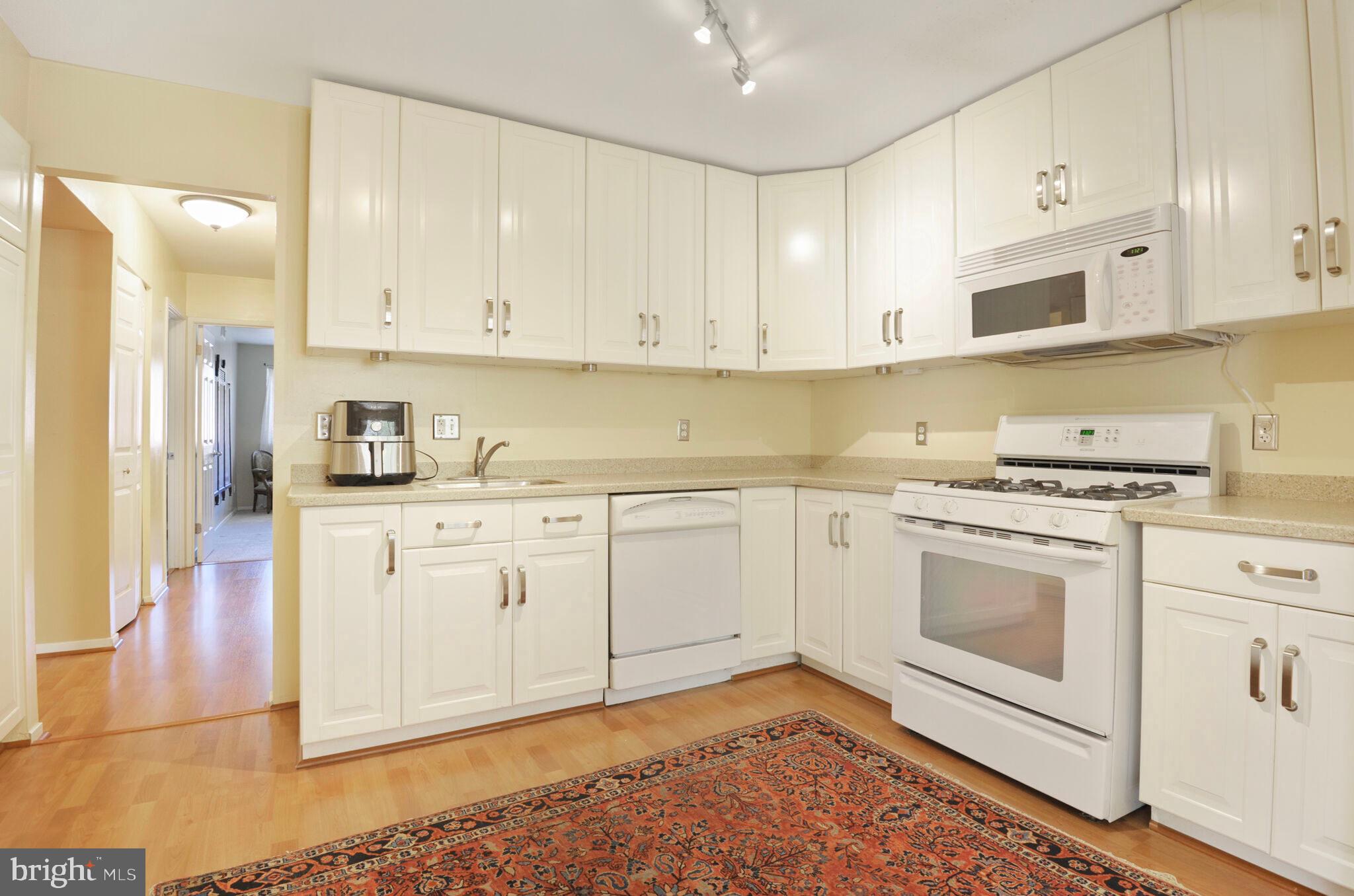 1675 PARKCREST CIRCLE 4E/300