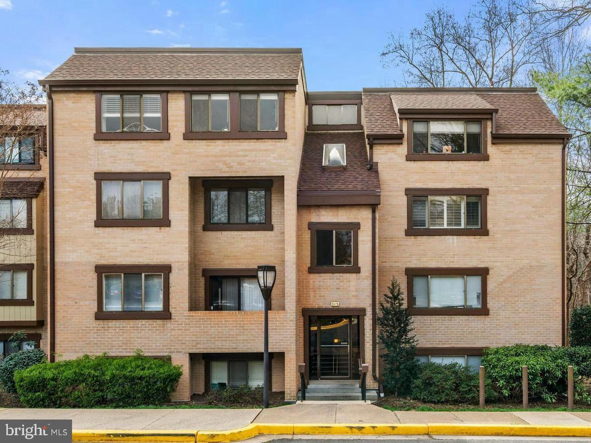 1675 PARKCREST CIRCLE 4E/300