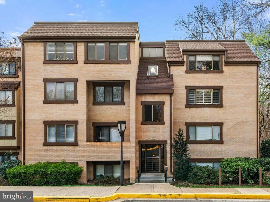 1675 PARKCREST CIRCLE 4E/300