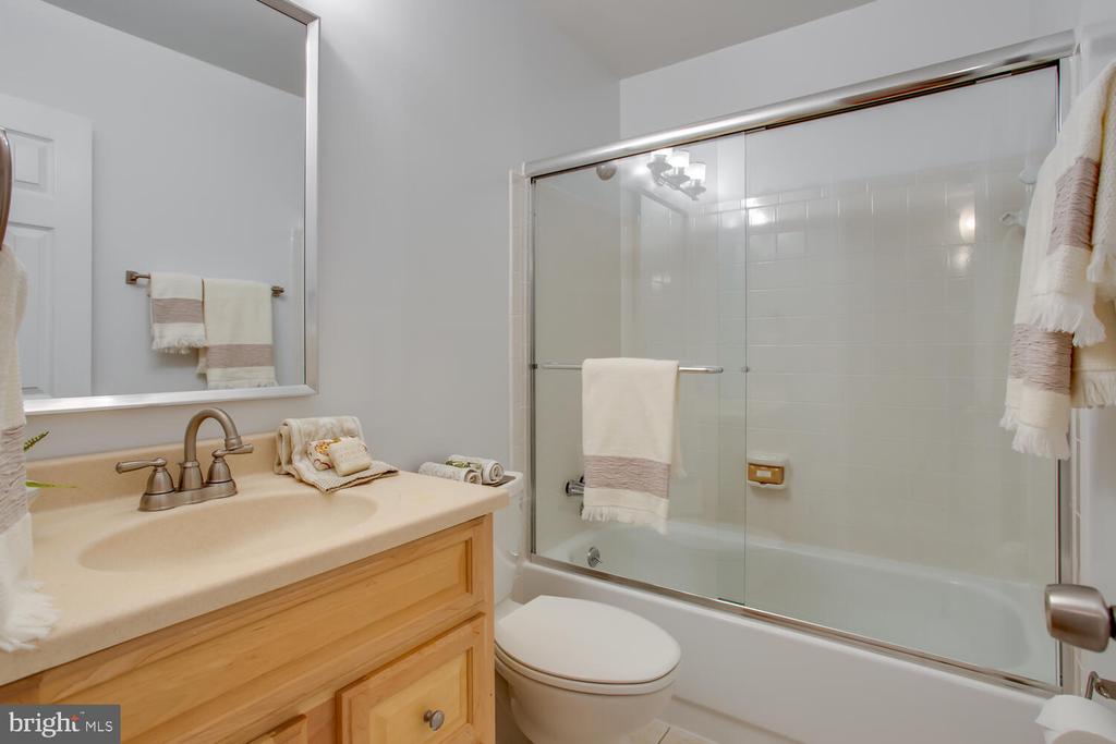 11729 LEDURA COURT 202