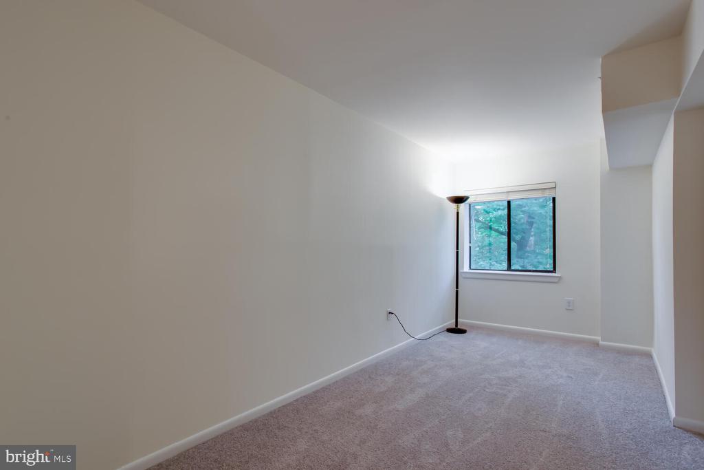 11729 LEDURA COURT 202