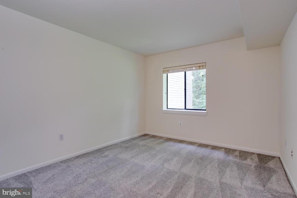 11729 LEDURA COURT 202