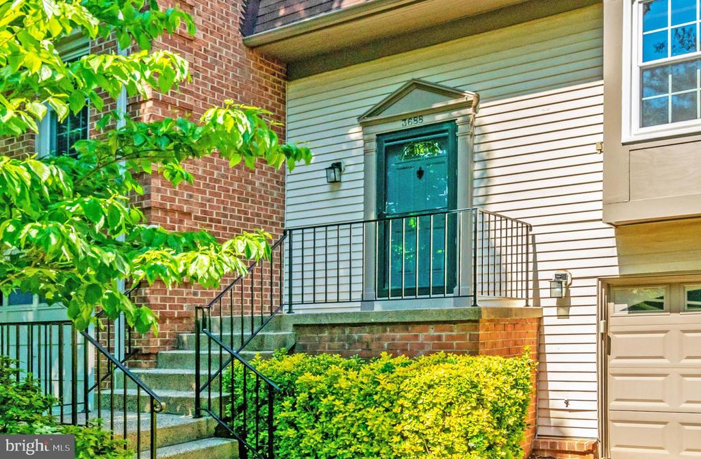 3688 YORKTOWN VILLAGE PASS