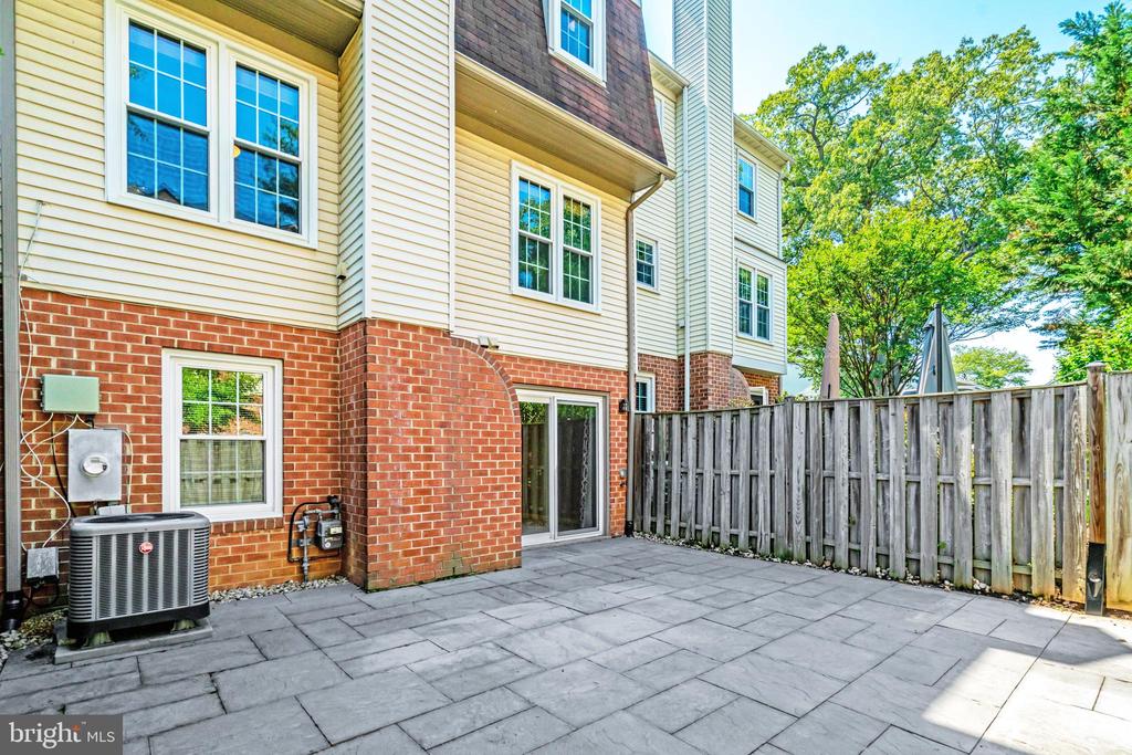 3688 YORKTOWN VILLAGE PASS