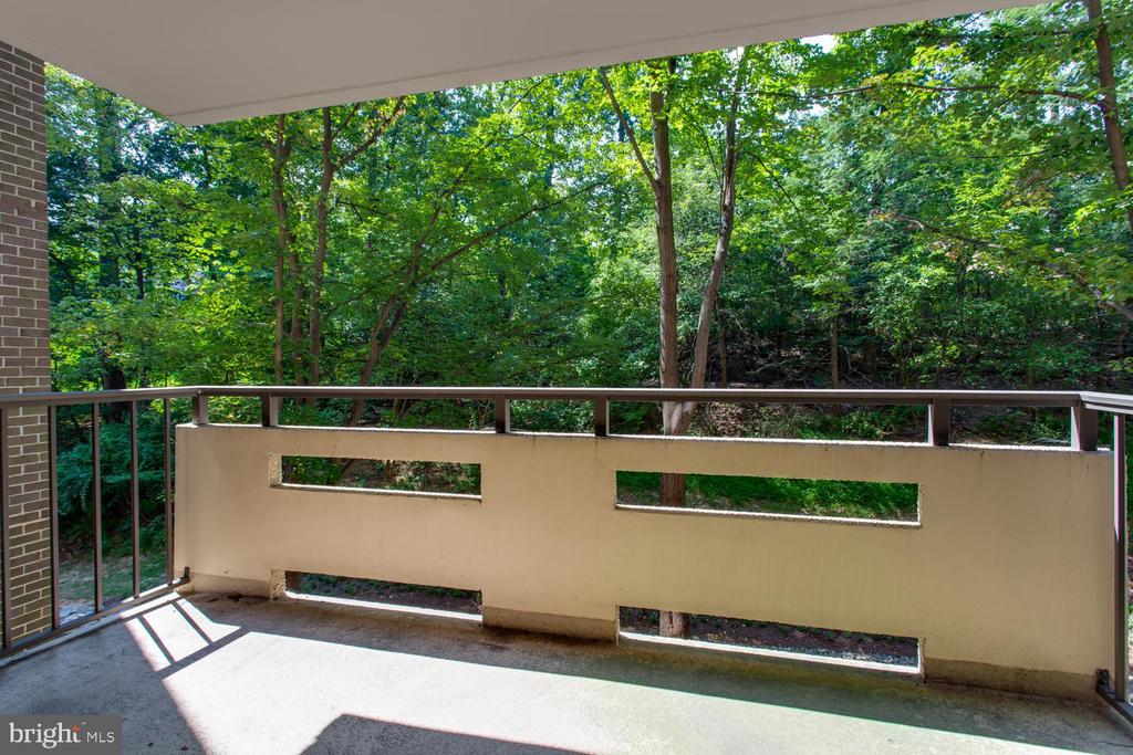 1808 OLD MEADOW ROAD Unit: 404