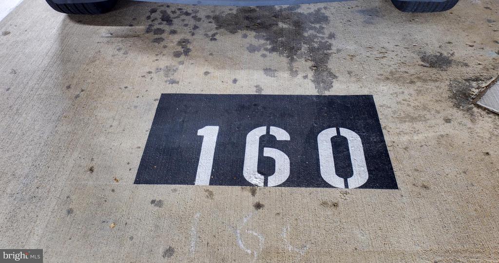1808 OLD MEADOW ROAD Unit: 404