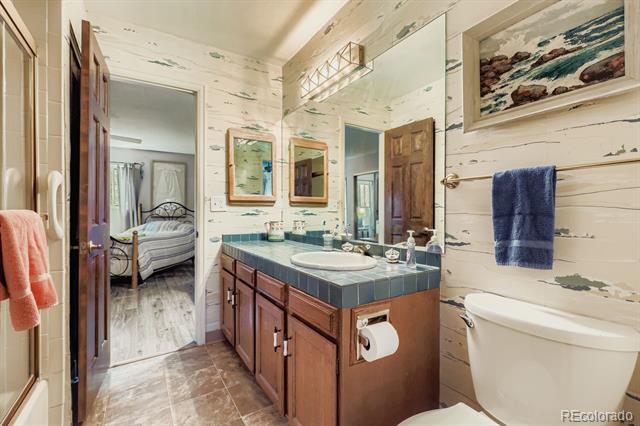 1060 S Parker Road Unit: 27