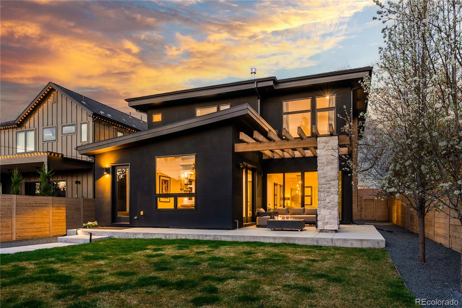 1983 S Saint Paul Street