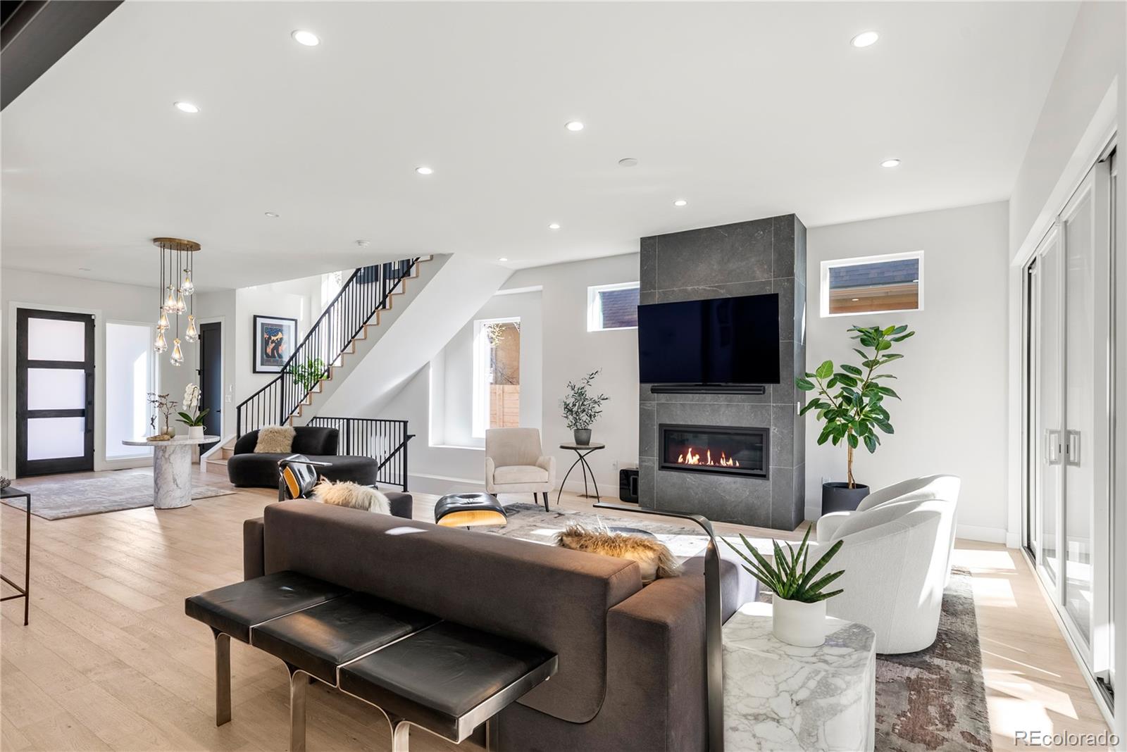 1983 S Saint Paul Street