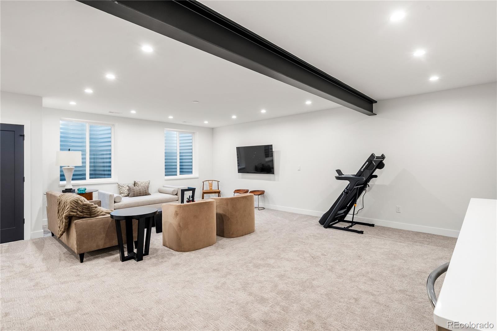 1983 S Saint Paul Street