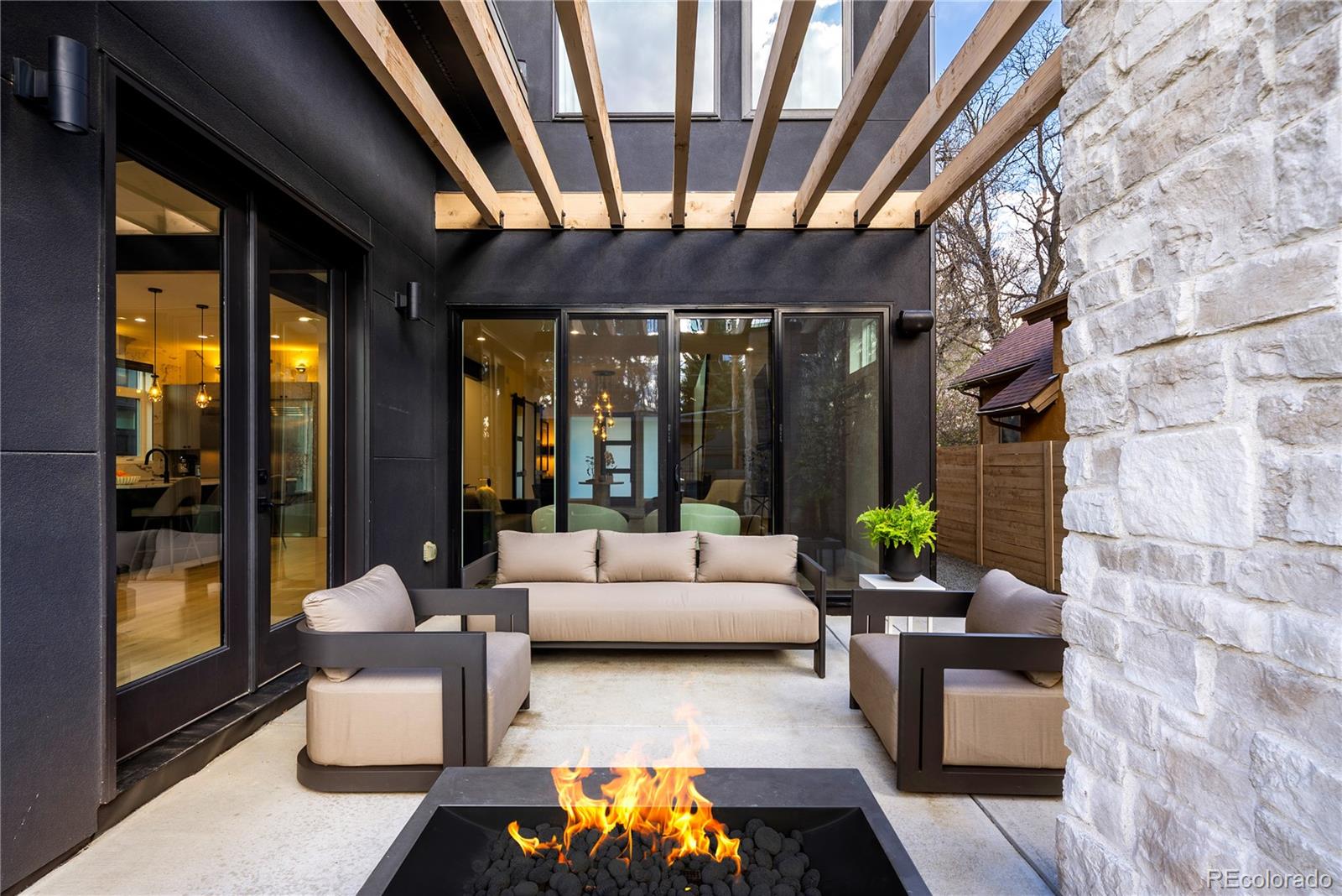 1983 S Saint Paul Street