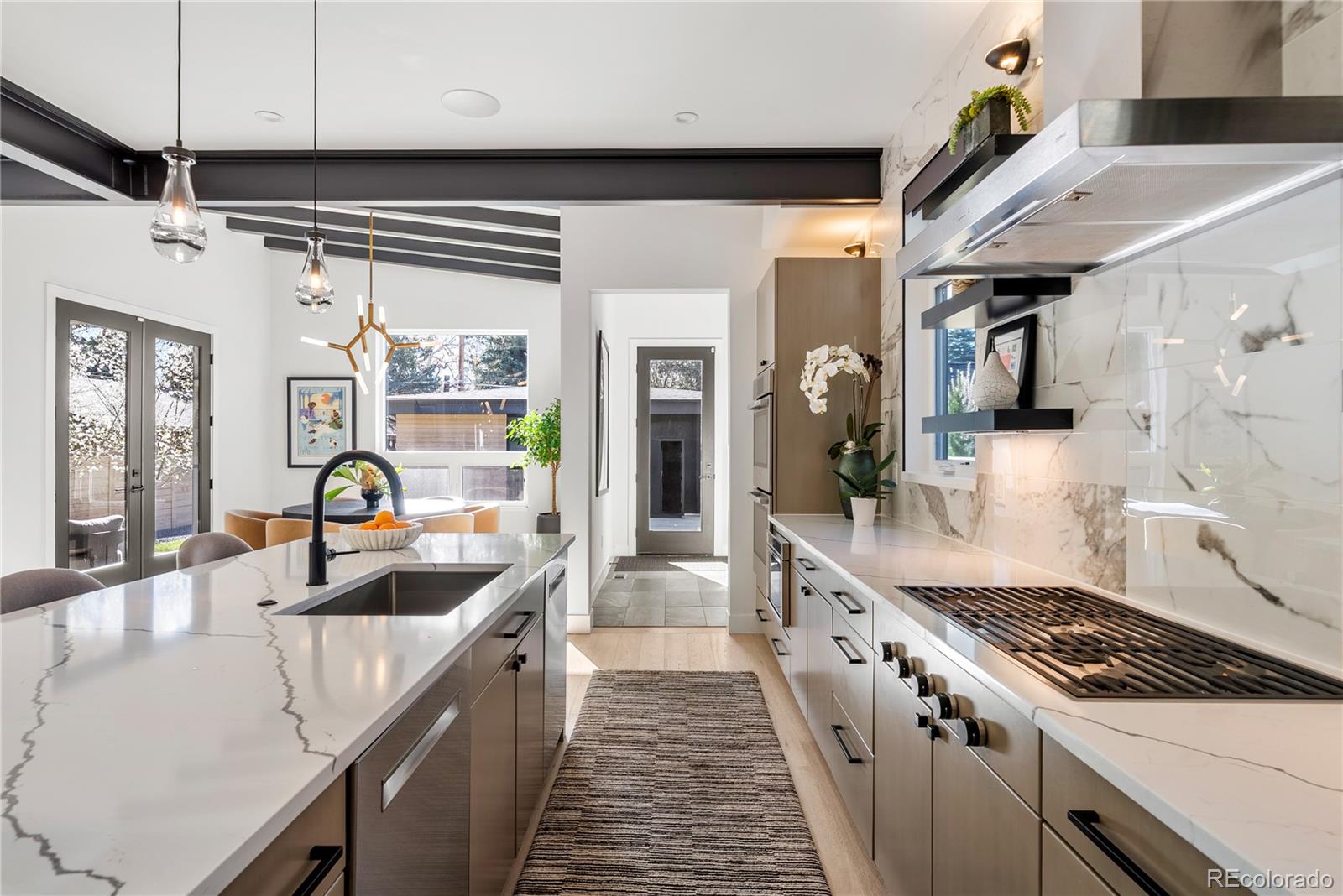 1983 S Saint Paul Street