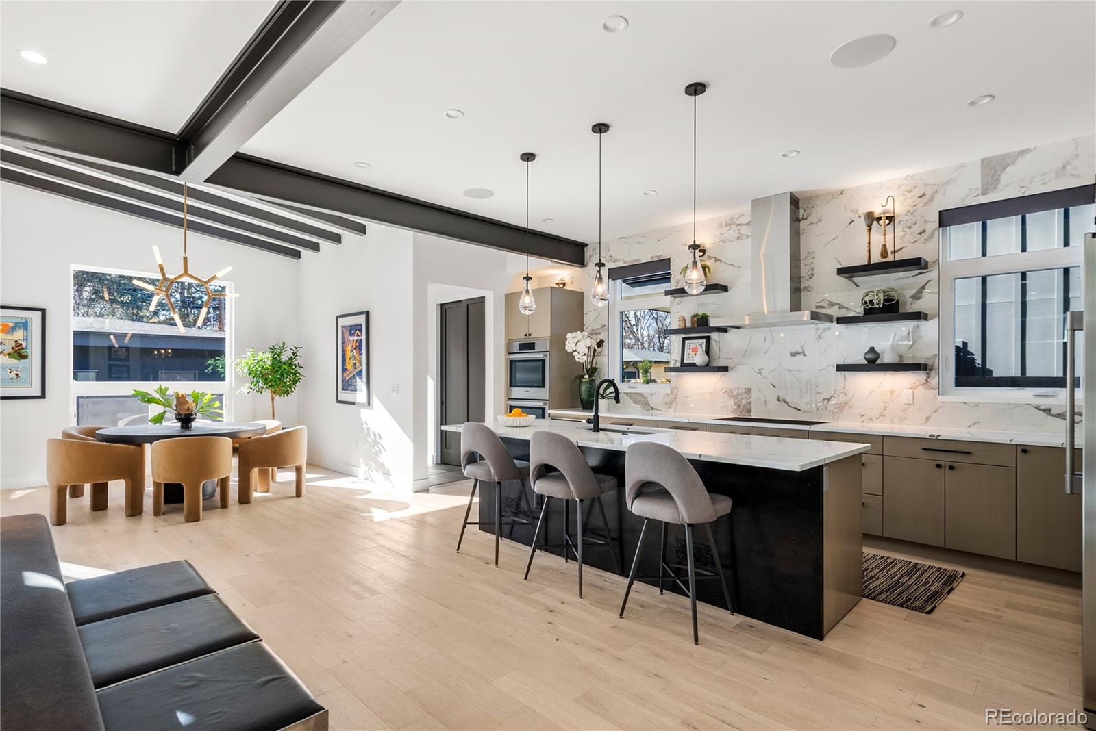 1983 S Saint Paul Street