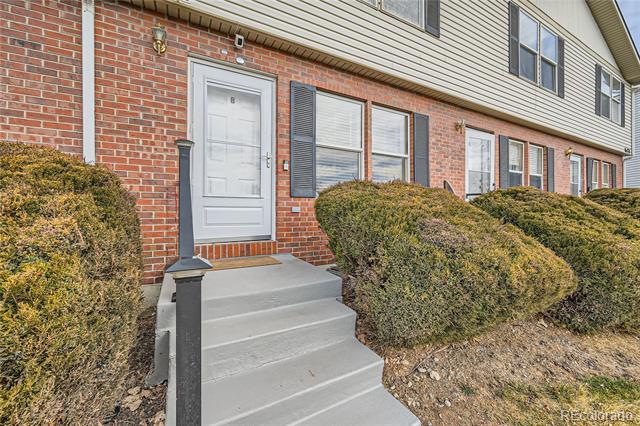 16373 E 17th Place Unit: B