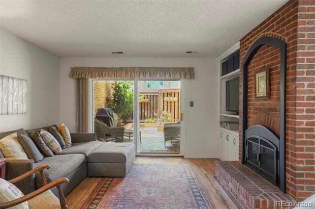3262 S Oneida Way