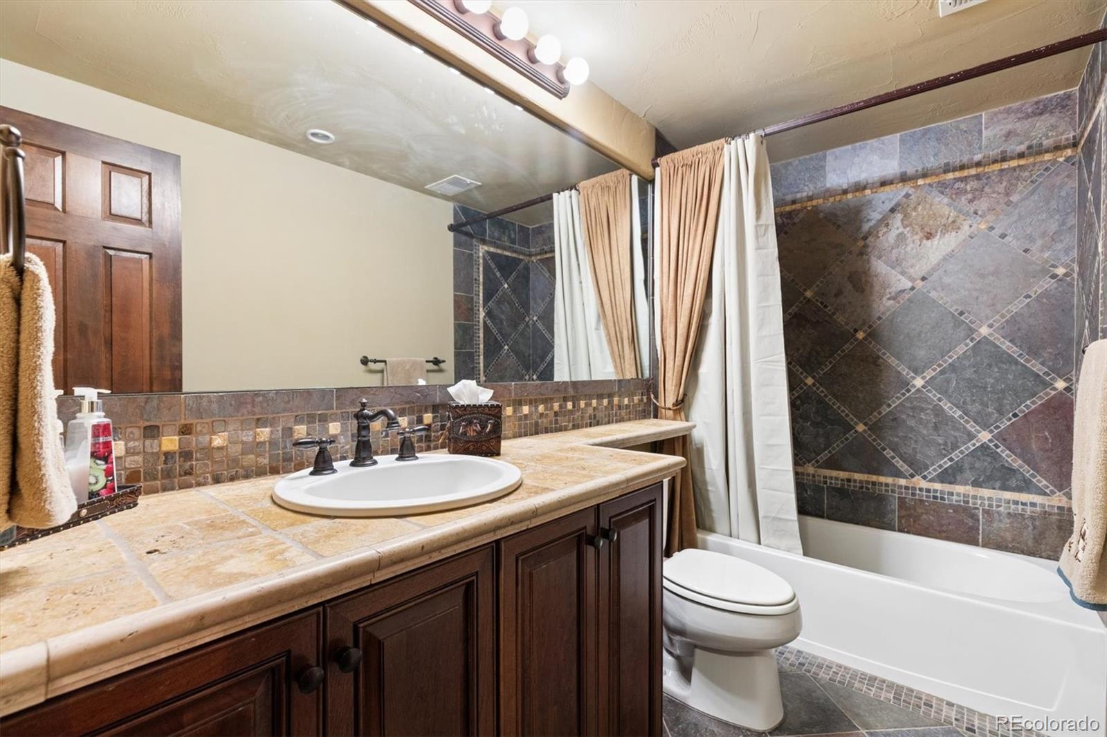 5165 Rialto Drive
