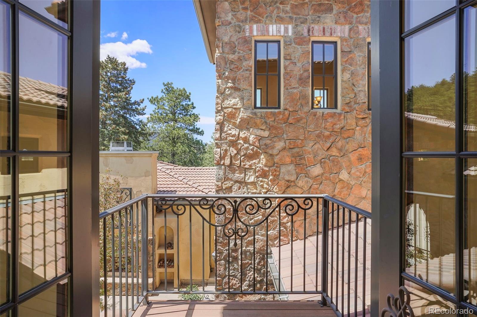 2869 Valley Park Drive