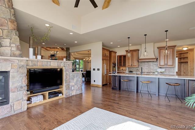 4822 Bandera Place