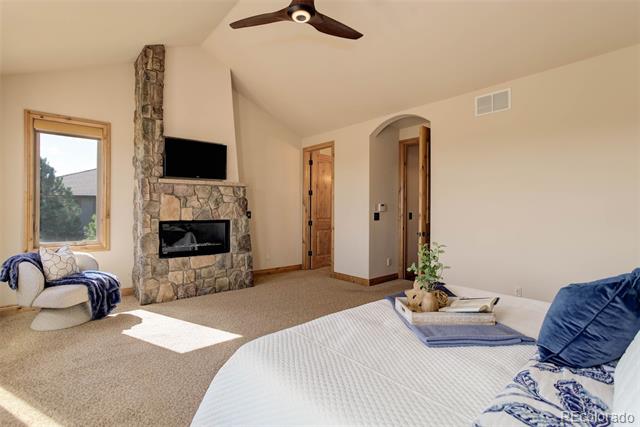 4822 Bandera Place