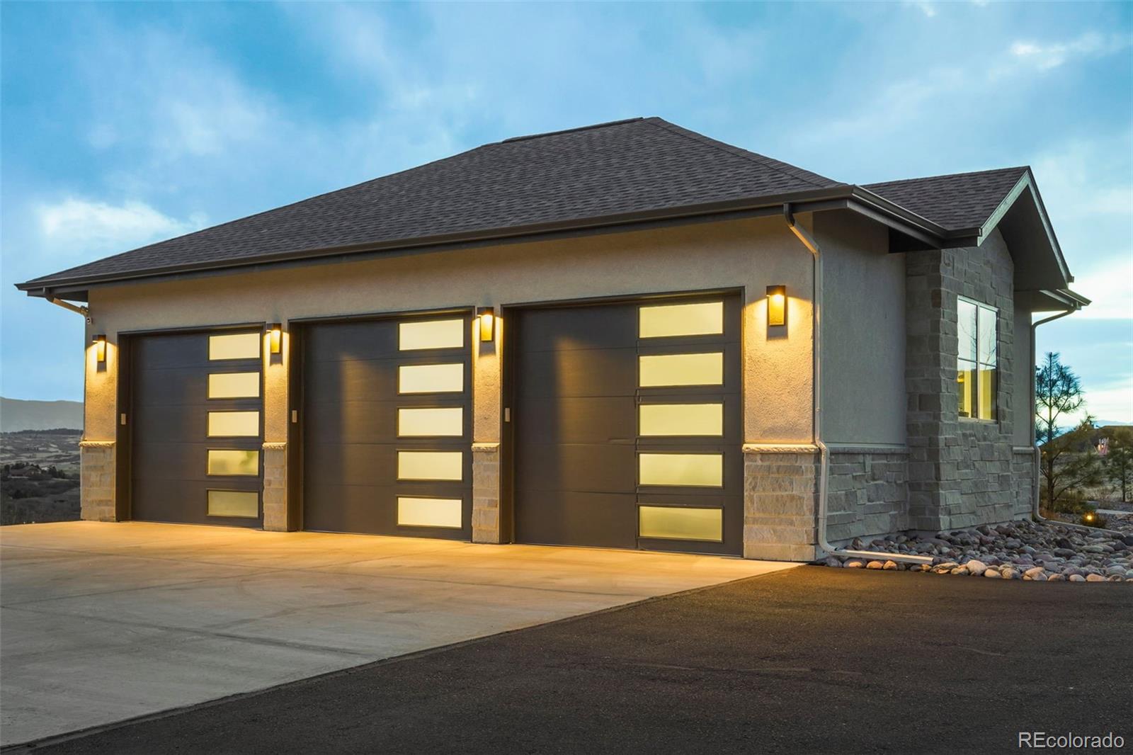 1544 King Mick Court