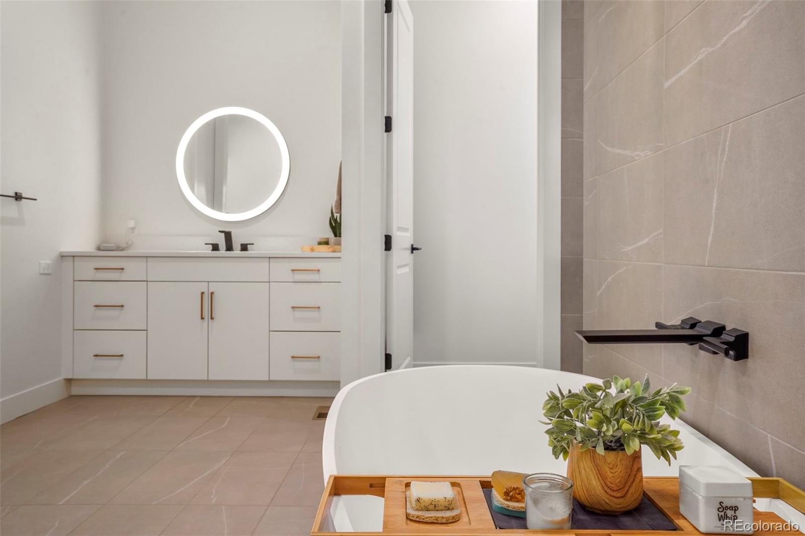 1544 King Mick Court