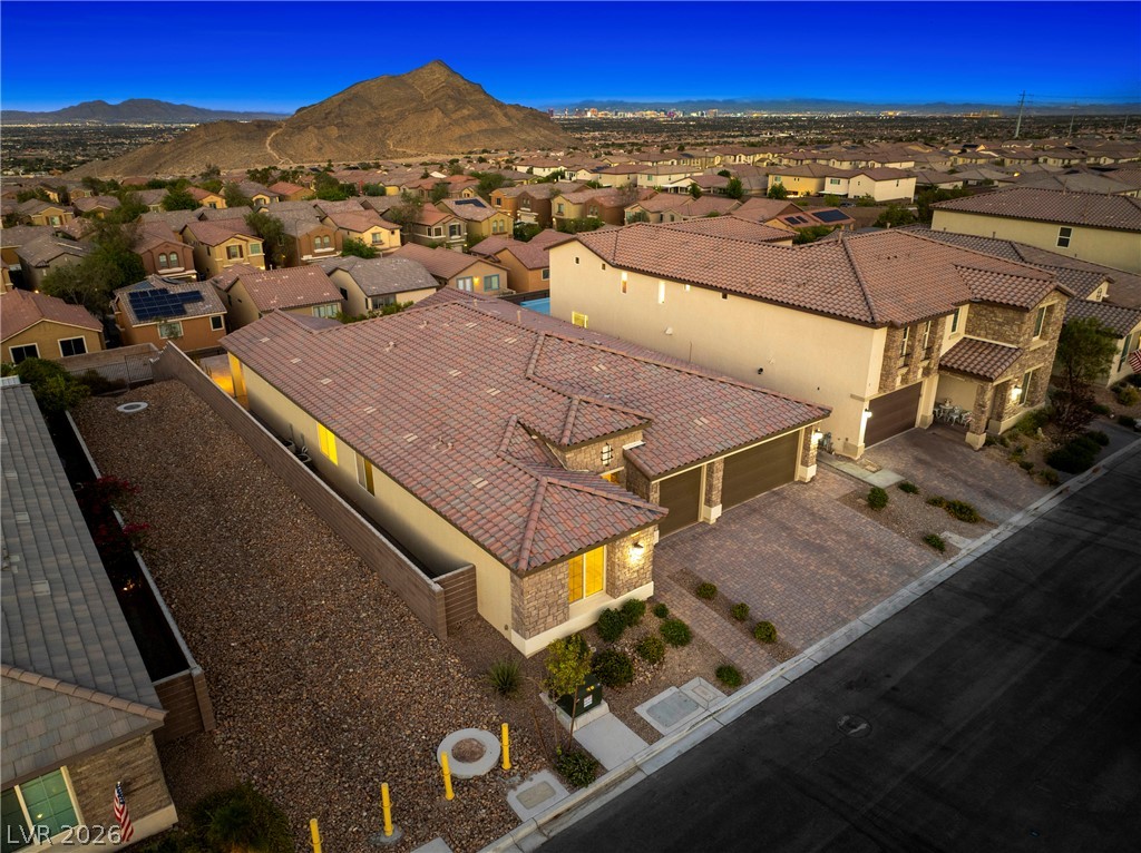 4732 Amazing View Street
