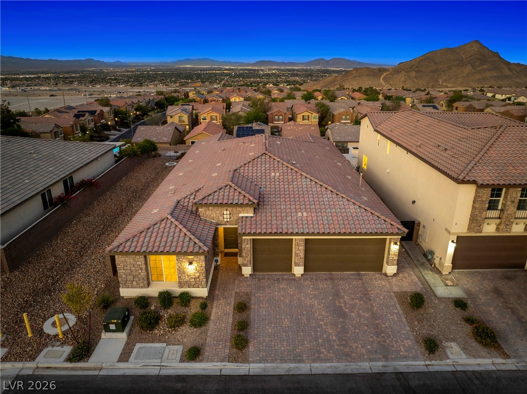 4732 Amazing View Street