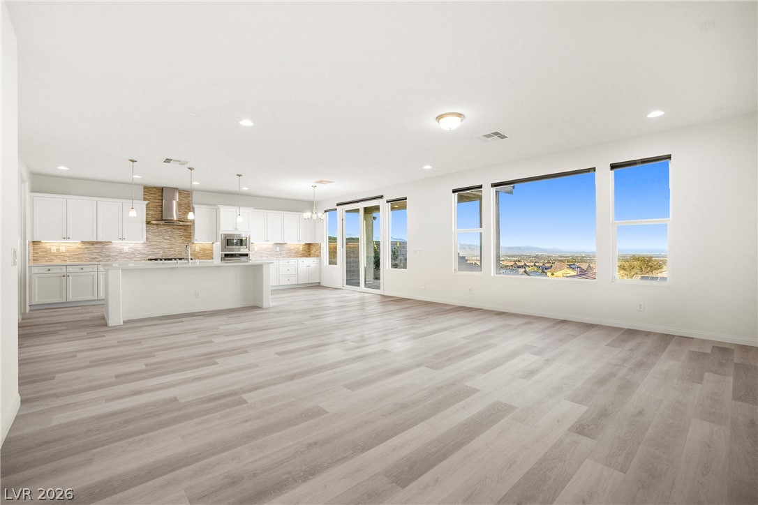 4732 Amazing View Street