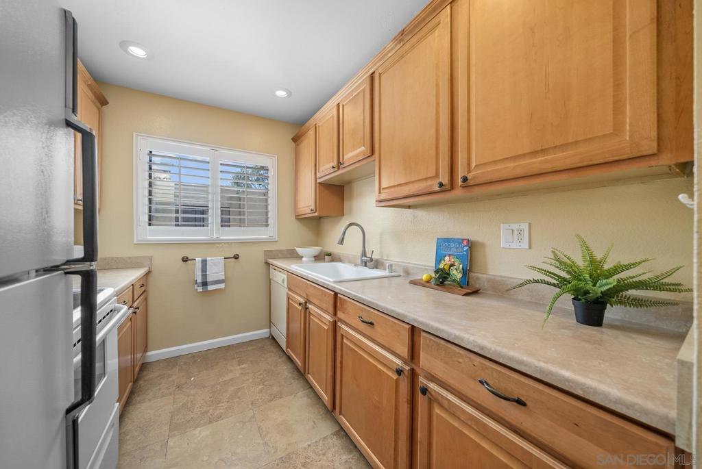 2920 Briarwood Rd. B12
