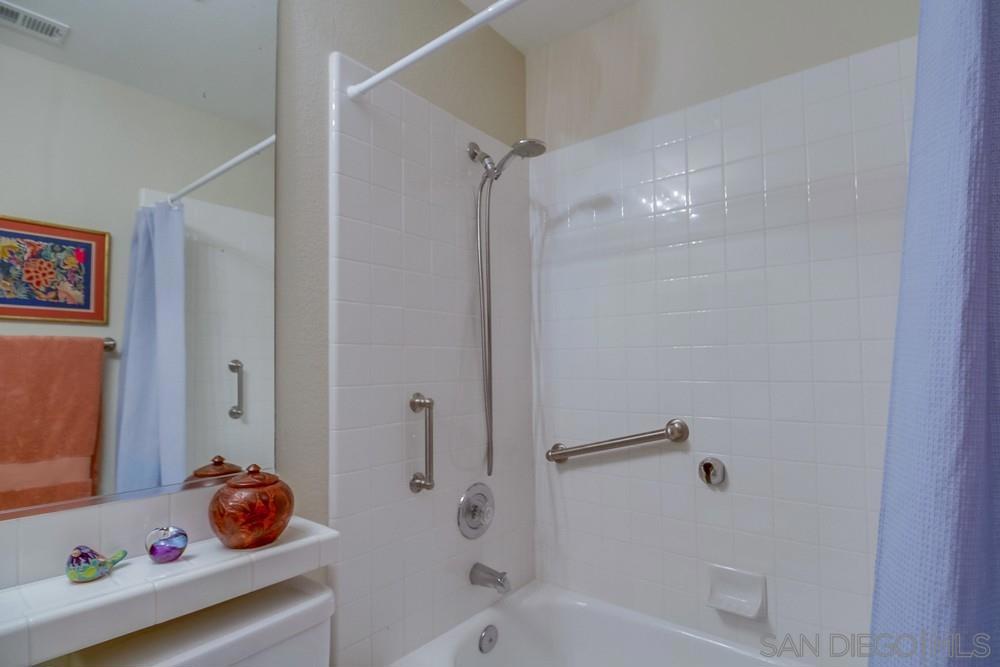 2520 La Costa Ave