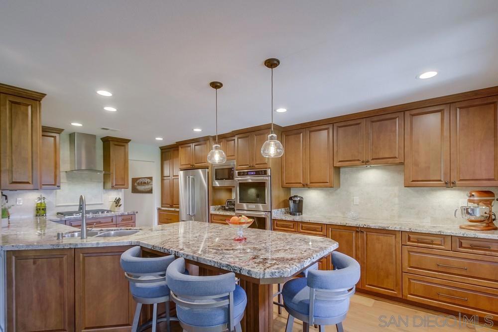 2520 La Costa Ave