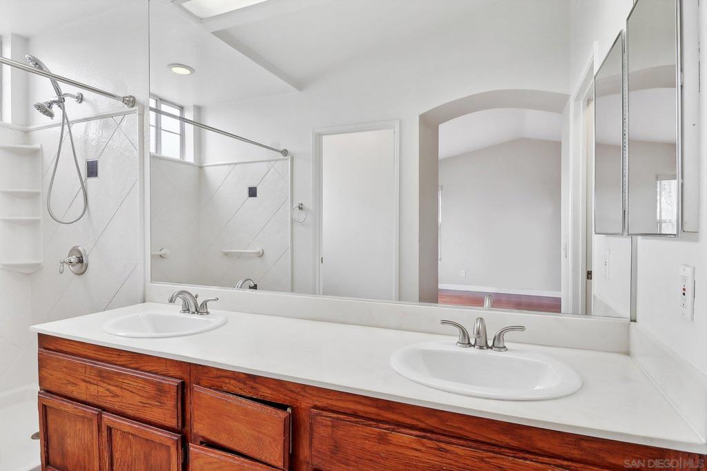 1370 Callejon Palacios 59