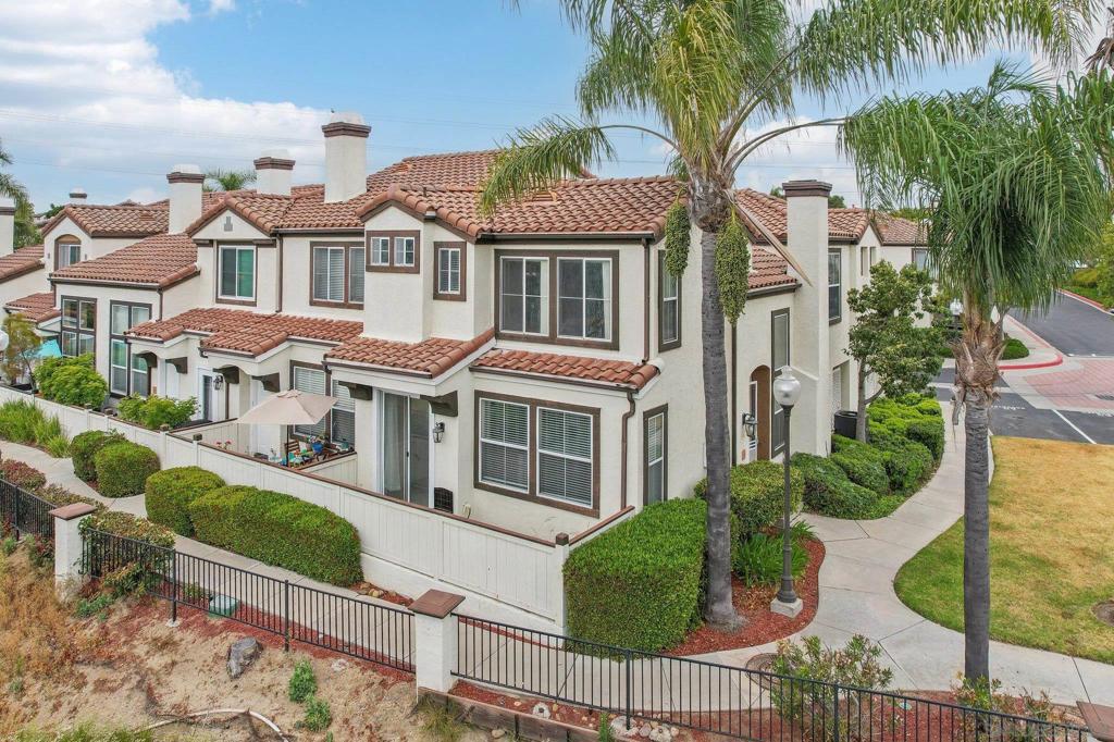 1370 Callejon Palacios 59