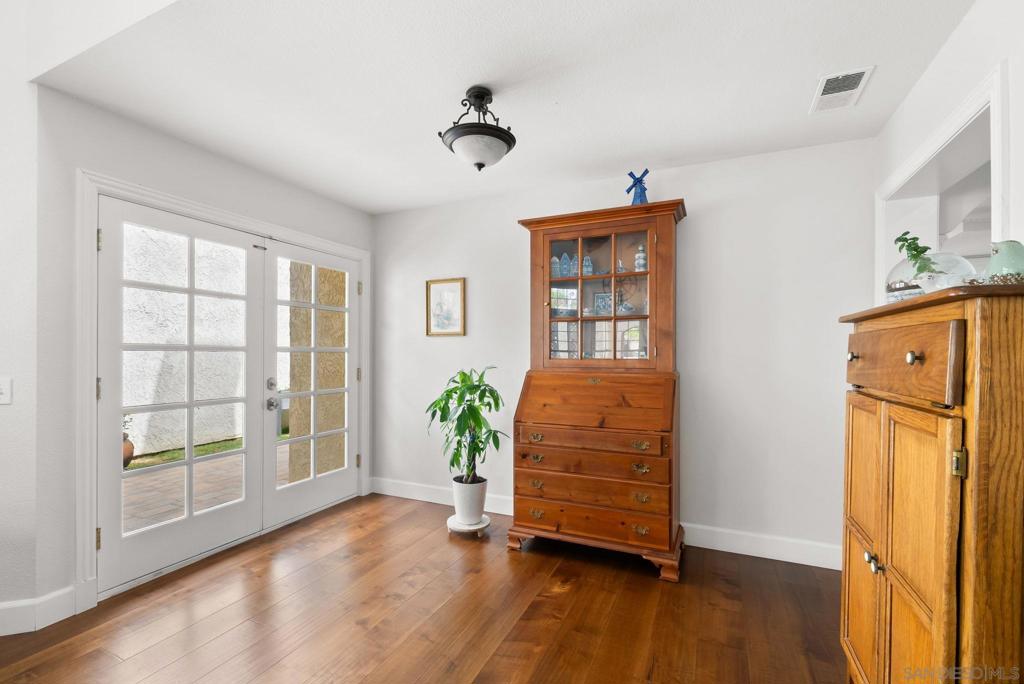 43 Port Royale Rd