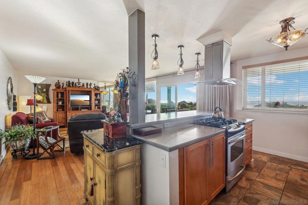 1352 Seacoast Dr